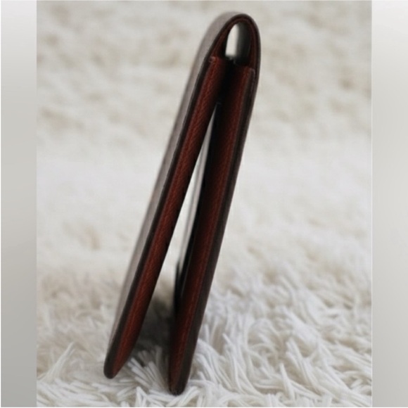 Louis Vuitton credit card Wallet - Picture 6 of 10